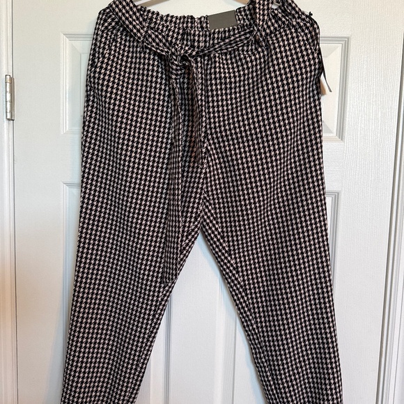 Jogger Pant - Picture 1 of 4